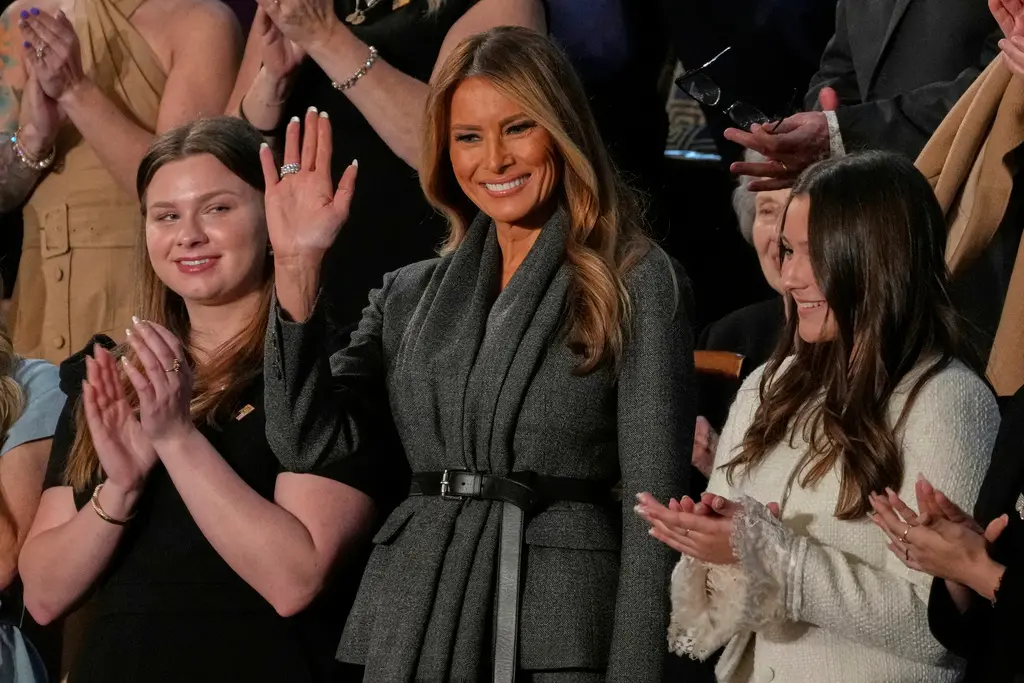 ▲第一夫人梅蘭妮亞（Melania Trump）在國會聽川普發表演說，並特別邀了數位女性嘉賓陪同出席。（圖／美聯社／達志影像）