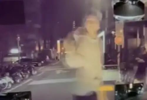 王大陸超派!衝突運將比中指畫面曝光 ▲王大陸與計程車司機不歡而散,比中指怒嗆。(圖/翻攝IG)