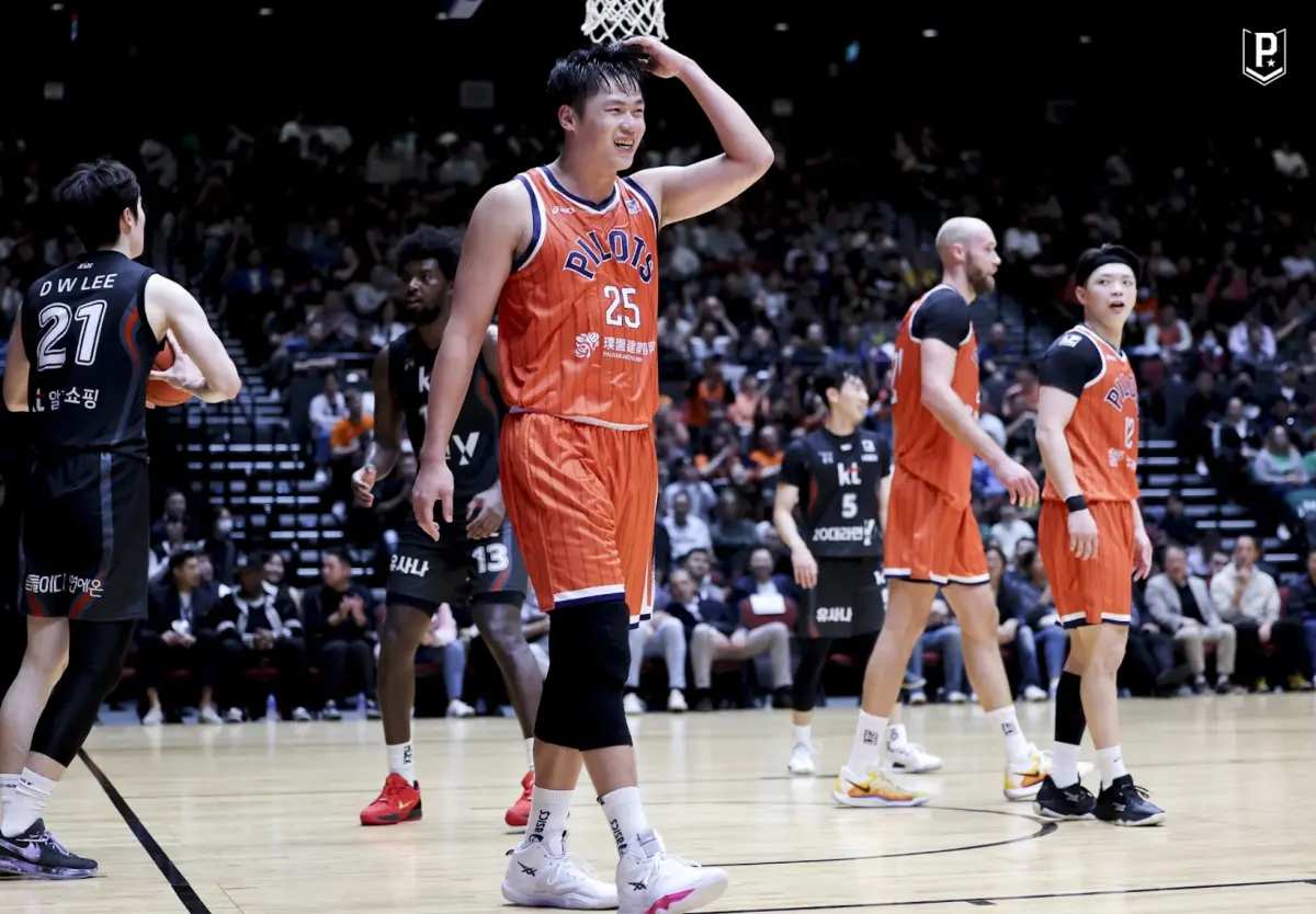 ▲P. LEAGUE+桃園璞園領航猿宣布與林正續約五年，累積璞園資歷達十年，持續強化本土禁區戰力。（圖／領航猿提供）