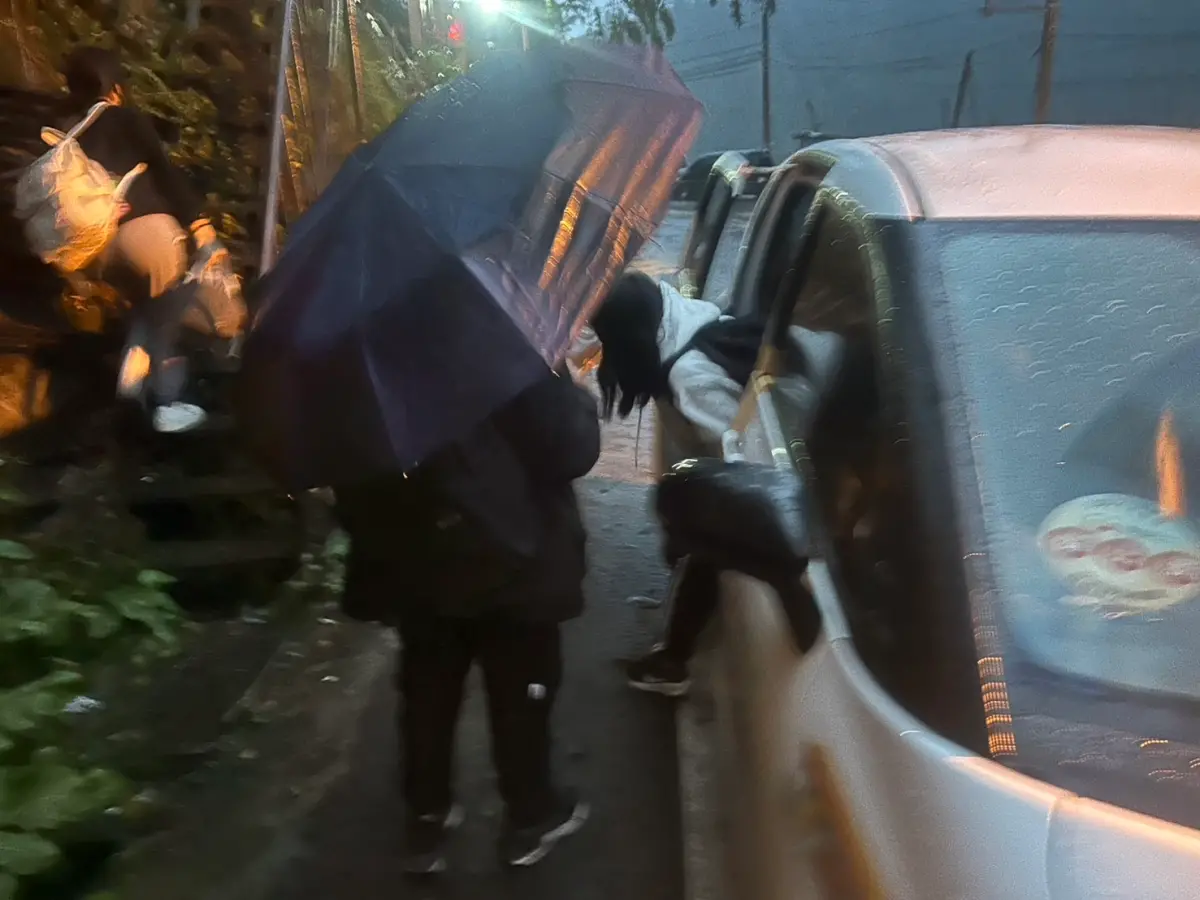 ▲梨山暴雨夾帶冰雹，幸福巴士接駁安全護送到家(圖／交通局提供2025.3.5)