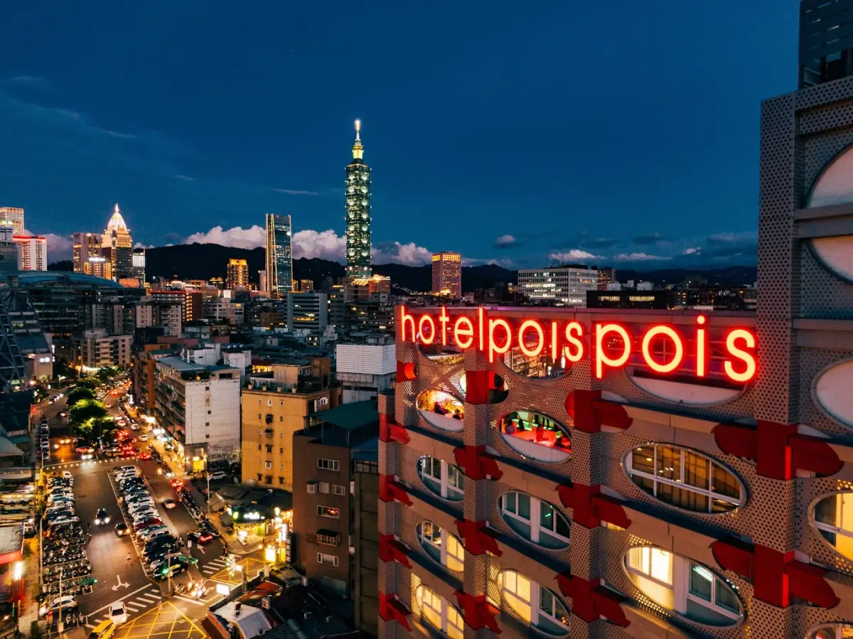 ▲台北市東區知名飯店「Hotel poispois」突然在2月28日倒閉，官網公布未來將改建成精品小豪宅。（圖／Google評價）