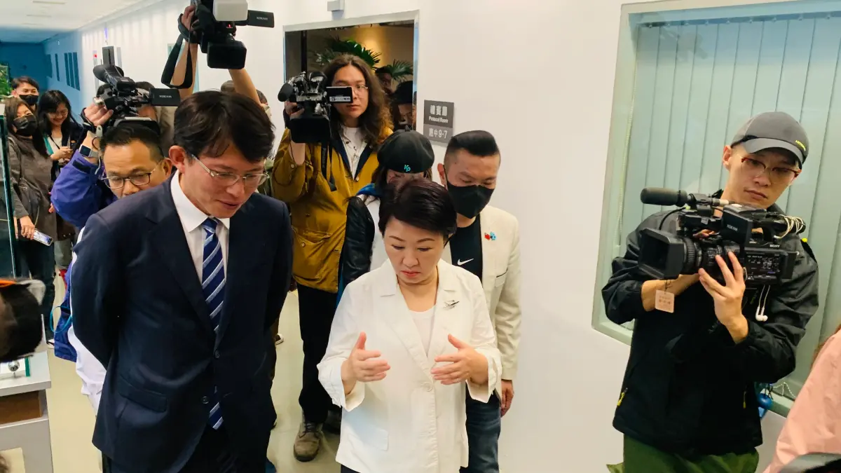 ▲黃國昌與盧秀燕的會晤全程對媒體公開，講的多是客套話。（圖／記者顏幸如攝，2025.03.05）