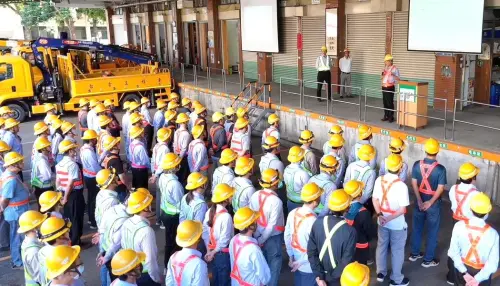 ▲台電鳳山區營業處驚蟄日舉行春季加強穩定供電作為宣誓儀式,有近百位作業人員與會。(圖/台電鳳山區營業處提供) ▲台電鳳山區營業處驚蟄日舉行春季加強穩定供電作為宣誓儀式,有近百位作業人員與會。(圖/台電鳳山區營業處提供)