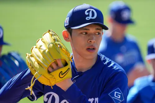 佐佐木朗希春訓首秀投了3局、46球,僅被擊出2支安打,送出5次三振,並以無失分的表現結束投球任務。道奇隊主帥Dave Roberts大讚佐佐木朗希表現,也特別稱讚了他指叉球的威力。 ▲佐佐木朗希春訓首秀投了3局、46球,僅被擊出2支安打,送出5次三振,並以無失分的表現結束投球任務。道奇隊主帥Dave Roberts大讚佐佐木朗希表現,也特別稱讚了他指叉球的威力。(圖/美聯社/達志影像)