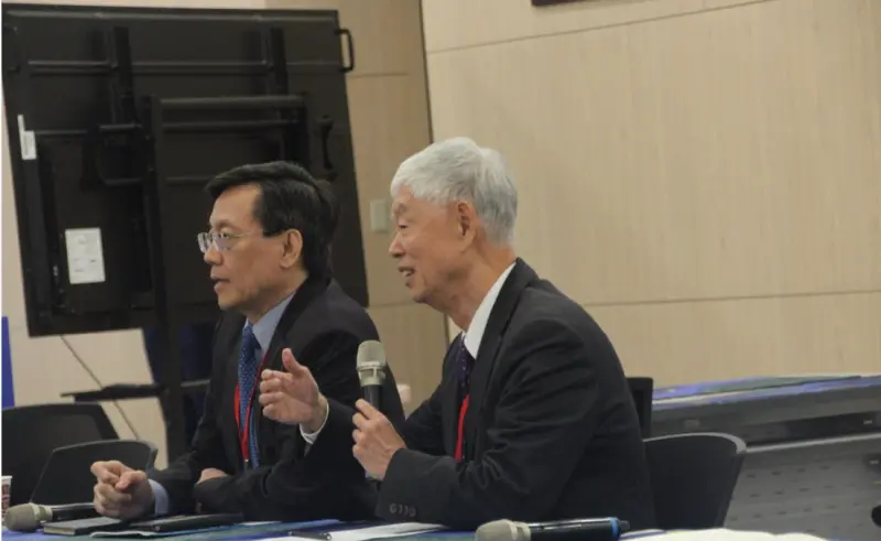 ▲梁啟源報告,台灣在「2025年非核家園」目標下,今年5月將會關閉第三核能電廠2號機,達到非核家園,但同時間再生能源及天然氣都還有存在難以補齊的缺口,只能仰賴燃煤電廠持續發電。(圖/記者鍾泓良攝影)