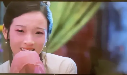 ▲有網友翻出張淼怡過往的影視作品,質疑她有整形,更在直播間瘋狂留言「整形女」。(圖/翻攝自京昭茶彌微博) ▲有網友翻出張淼怡過往的影視作品,質疑她有整形,更在直播間瘋狂留言「整形女」。(圖/翻攝自京昭茶彌微博)