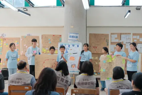 ▲苗栗苑裡鎮公所獲信義房屋社區一家計畫幸福社區類首獎,他們推廣兒童參與式預算,讓孩子自己作主。(圖/信義房屋提供) ▲苗栗苑裡鎮公所獲信義房屋社區一家計畫幸福社區類首獎,他們推廣兒童參與式預算,讓孩子自己作主。(圖/信義房屋提供)