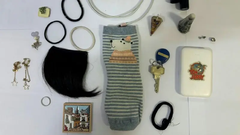 ▲鄒鎮豪還會從受害者身上取走個人物品當作紀念品。（圖／翻攝自英國倫敦警局）