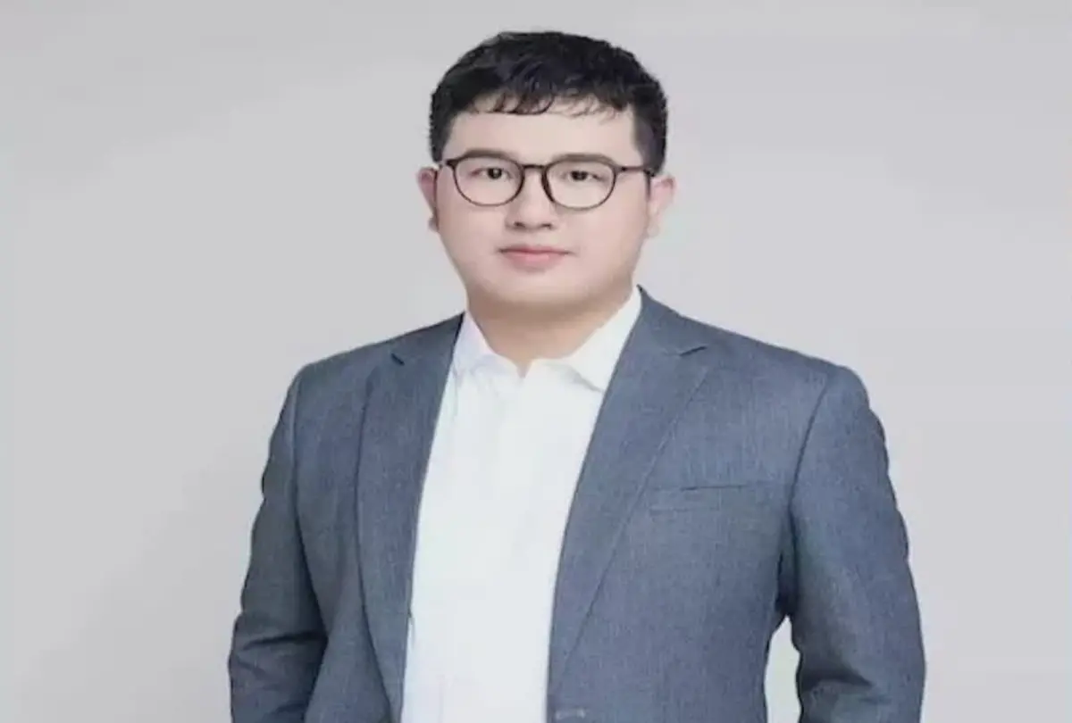 ▲中國AI產品「Manus」近日引發熱議，團隊創辦人肖弘也受到關注。（圖／翻攝自微博）