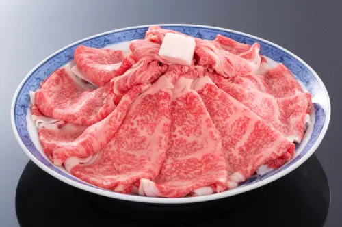 松阪牛名列「日本三大和牛」之美稱,目前在台灣是吃不到的。(圖/松阪牛専門店 松阪まるよし臉書) ▲松阪牛名列「日本三大和牛」之美稱,目前在台灣是吃不到的。(圖/取自松阪牛専門店 松阪まるよし臉書)