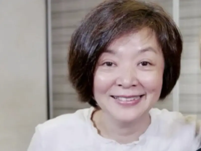 ▲將要過65歲生日的陳玉蓮，曾是金庸本人認可的最經典小龍女，也曾和周潤發談過一段感情。她的近照曝光被認為狀態保養得蠻好，看似幾乎素顏，卻呈現自然、沒有過多醫美的痕跡。（圖／摘自小紅書）