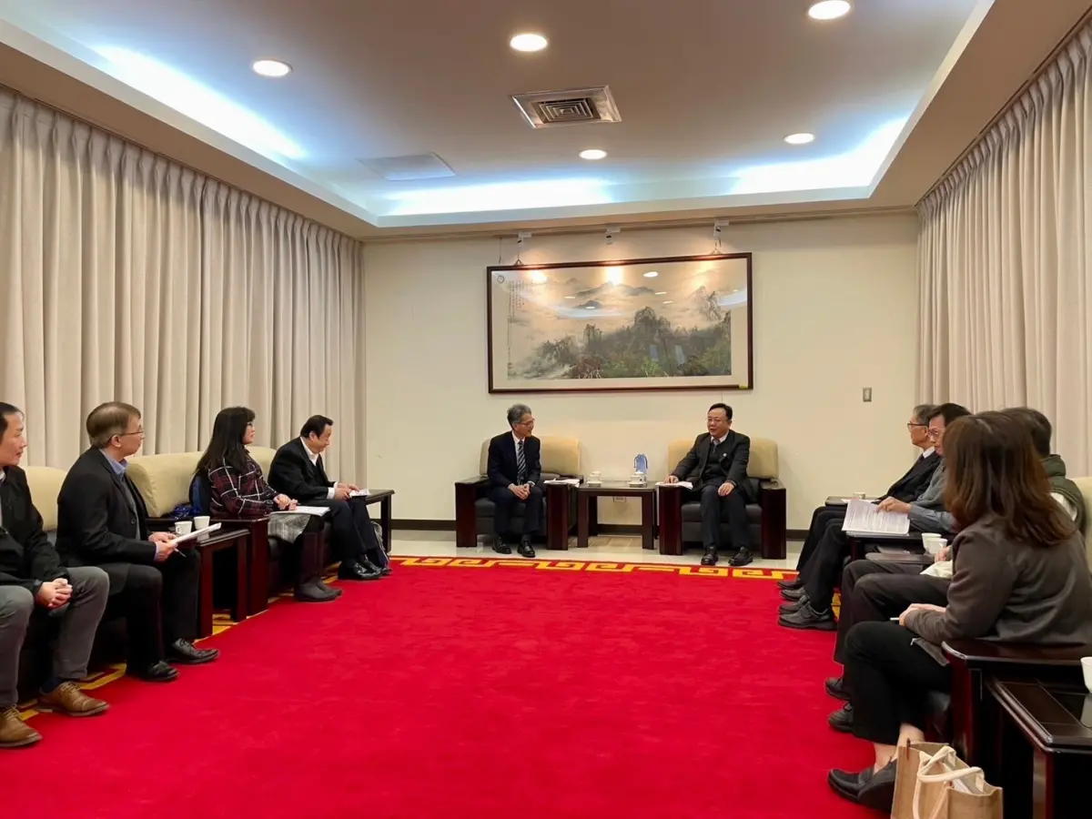 ▲廉政署與水利署於「小水力發電廉政平臺」啟動會議合影，共同致力於建立綠能產業的廉政新典範。（圖／廉政署提供）