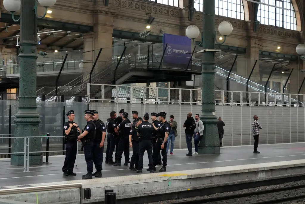▲法國巴黎北站（Paris Gare du Nord）今（7）日驚傳在軌道上發現一枚二戰未爆彈，當局隨即關閉車站，緊急疏散乘客。資料照。（圖／美聯社／達志影像）