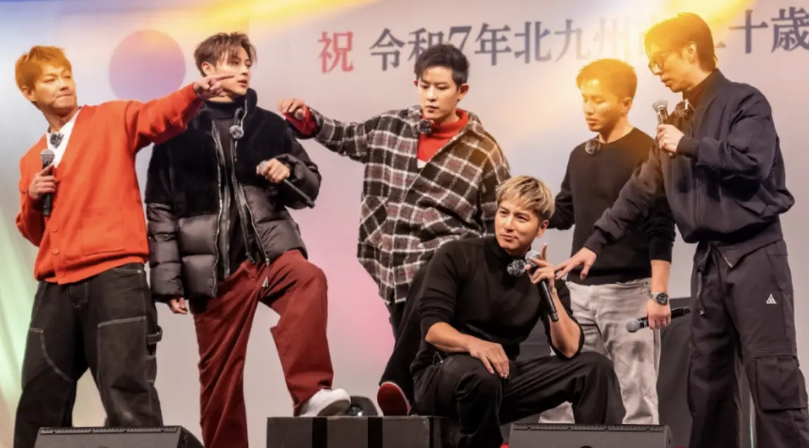 ▲棒棒堂在節目《來吧！哪裡怕》合體開唱，成員小杰、敖犬感性道：「既熟悉又陌生的感覺。」而阿緯則在玩遊戲橋段撂下重話，「這是我最後一次出現在這個節目了！」（圖／TVBS提供）