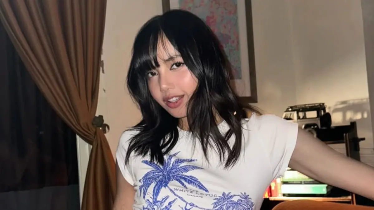 ▲BLACKPINK的Lisa（如圖）每張2000元以上的限量簽名版專輯近日被爆出「並非親筆簽名」，因為每張簽名的字跡幾乎完全相同，讓粉絲氣炸。（圖／Lisa IG）