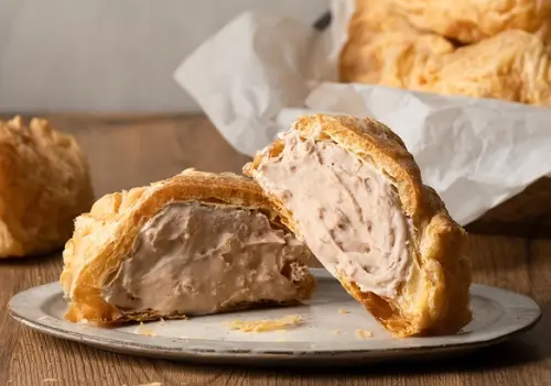 ▲「食芋堂」插旗大稻埕商圈，推出多樣芋頭商品。（圖／翻攝「食芋堂」官網）