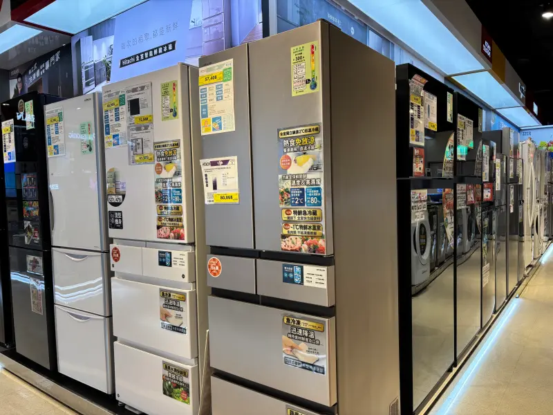 有快交屋的民眾指出，住戶團購群組最近多出很多家電團購，但他一比價卻發現沒有比較便宜。（示意圖／記者徐銘穗攝）