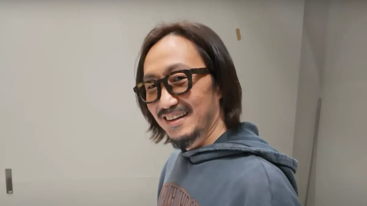 ▲鄭中基（如圖）離婚前主播妻子余思敏，兩人還因贍養費問題鬧上法院。對此，身為鄭中基第一任妻子的蔡卓妍低調回應：「不關我的事」。（圖／機動電視台RTV IG）