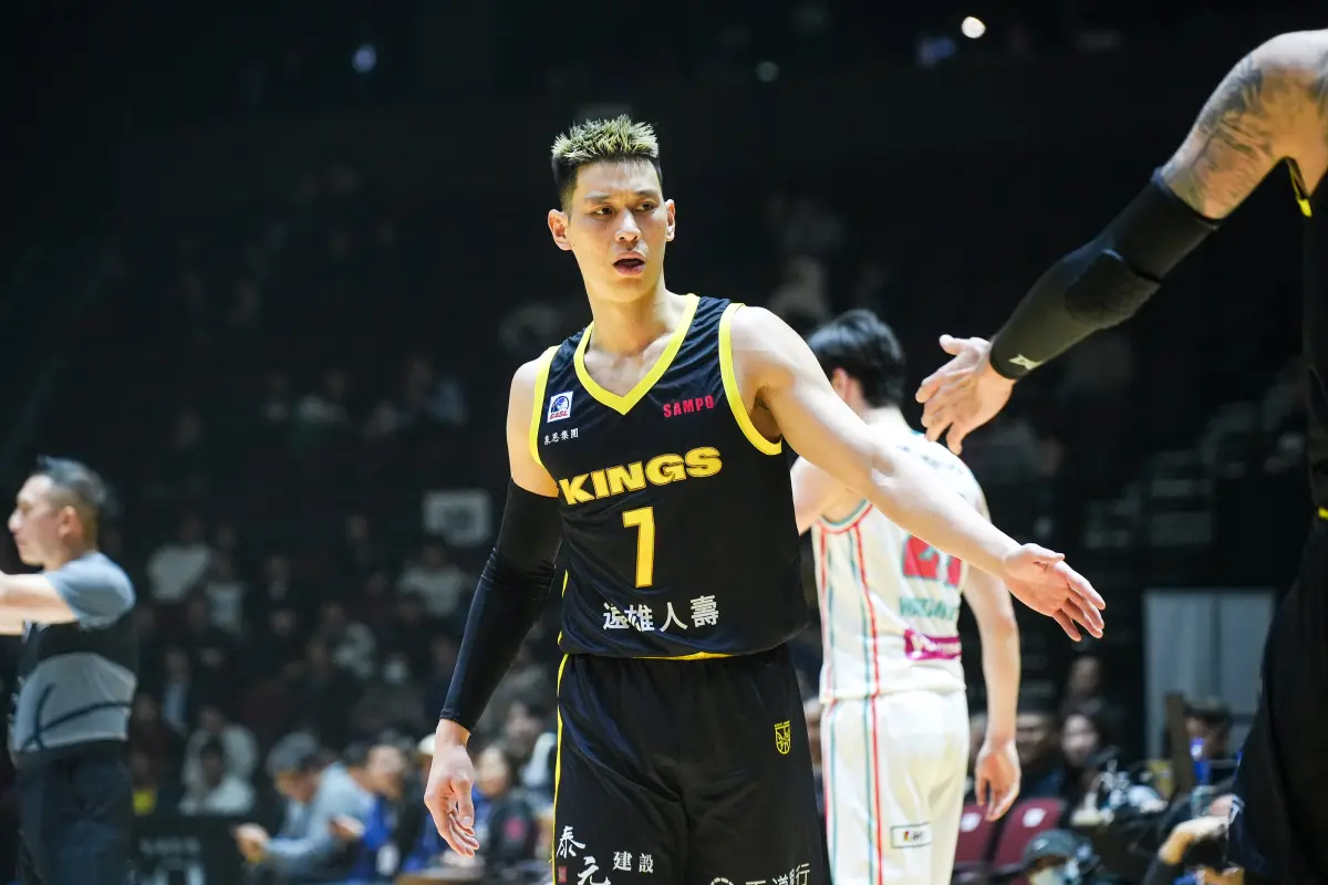 ▲東亞超級聯賽今（9）日進行季軍戰的交首，來自台灣TPBL聯盟的新北國王對上日本B聯賽的琉球黃金國王，國王在末節逆轉比數，林書豪拿到18分，帶領球隊以84：80拿下勝利，取得隊史最佳的季軍。（圖／東超提供）