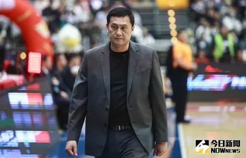 ▲HBL男子組冠軍賽,南山高中總教練林育正。(圖/記者葉政勳攝 , 2025.03.09) ▲HBL男子組冠軍賽,南山高中總教練林育正。(圖/記者葉政勳攝 , 2025.03.09)