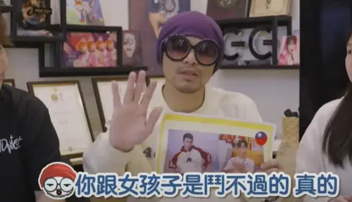 ▲黃明志日前拍片談及孫生的性騷爭議。（圖／Namewee YouTube）