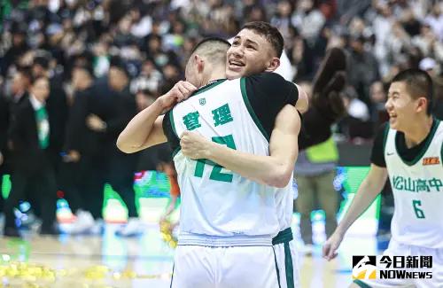 ▲HBL冠軍賽男子組松山高中以90:82擊敗南山高中拿下冠軍，賽後松山高中查傑難掩興奮情緒。（圖／記者葉政勳攝 , 2025.03.09）