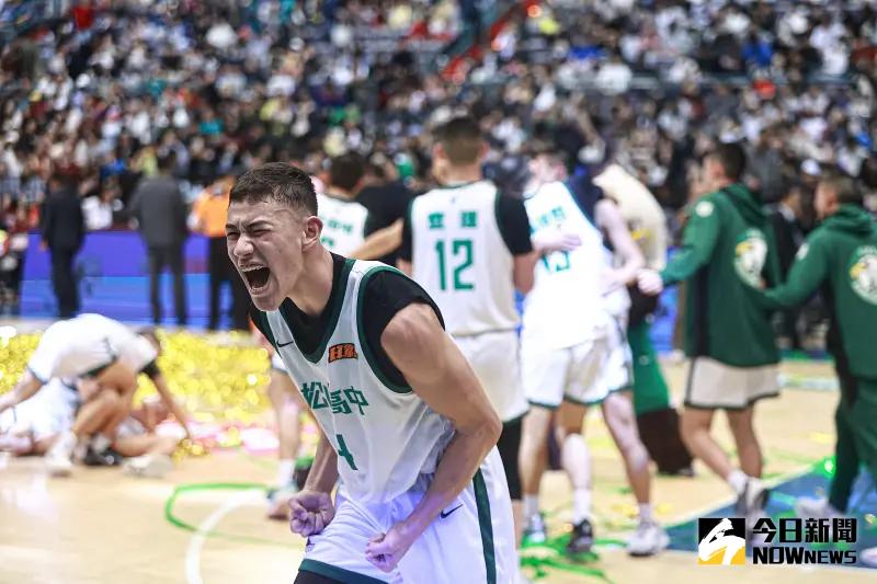 ▲松山高中以90：83戰勝南山高中，拿下隊史第7冠。台美混血後衛查傑賽後表示，決賽對手是南山很開心，因為「哪裡跌倒從哪裡爬起來」，擊敗南山奪冠是最好的結果。（圖／記者葉政勳攝 , 2025.03.09）