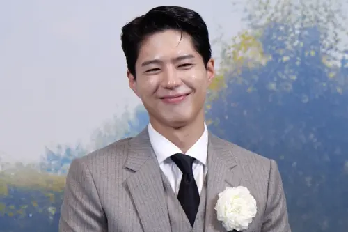 《苦盡柑來遇見你》連線訪問漏網鏡頭！朴寶劍IU笑整場：謝謝台灣
