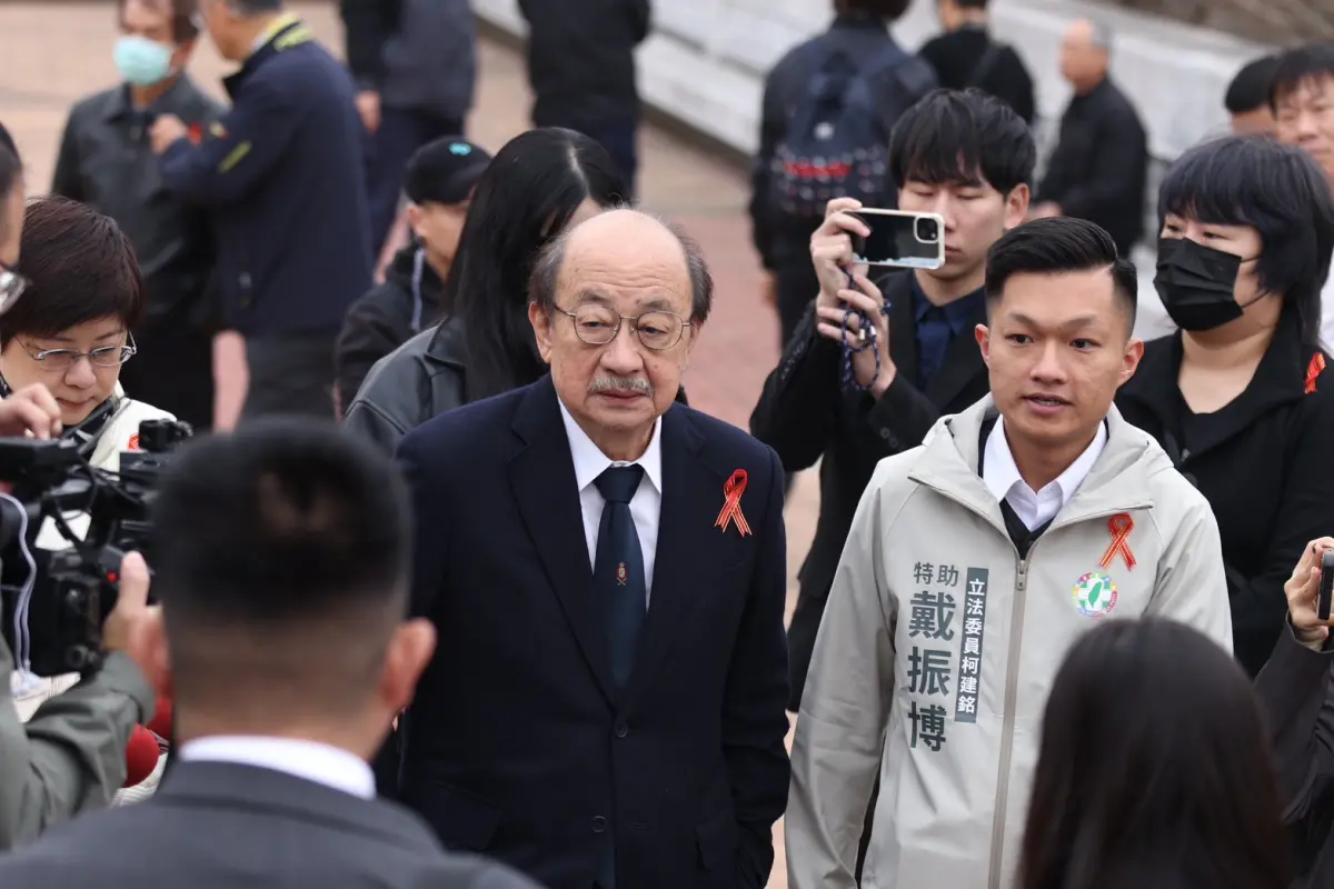 ▲柯建銘一早出席柯文哲父親告別式，希望許久未見的柯文哲身體健康。（圖／記者李政龍攝，2025.03.10）