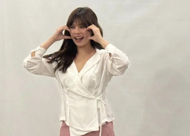 ▲夏宇童出席新戲《果嶺上的熊孩子》首播記者會，提到和孫協志登記結婚是自己主動提，而且兩人並沒有「做人」的壓力，但現在要改口叫他「老公」，還是會覺得有些彆扭。（圖／記者蘇詠智攝）