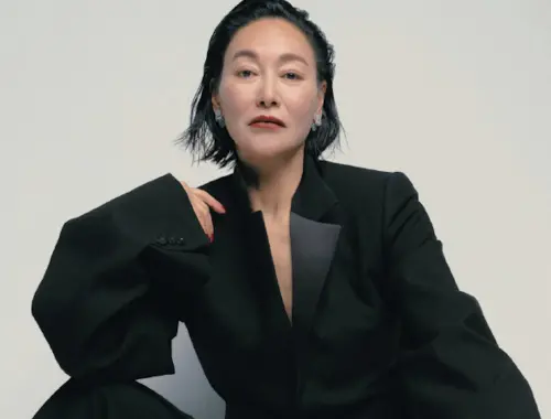 ▲惠英紅（如圖）的精品時尚照看來不失氣場，卻被認為角度不佳，使得她的顏值也倒退。（圖／摘自惠英紅 微博）