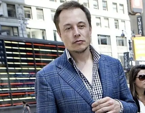 ▲商界狂人馬斯克（如圖），意外和金馬影后的最新時尚照造型被認為頗為神似。（圖／摘自Elon Musk IG）