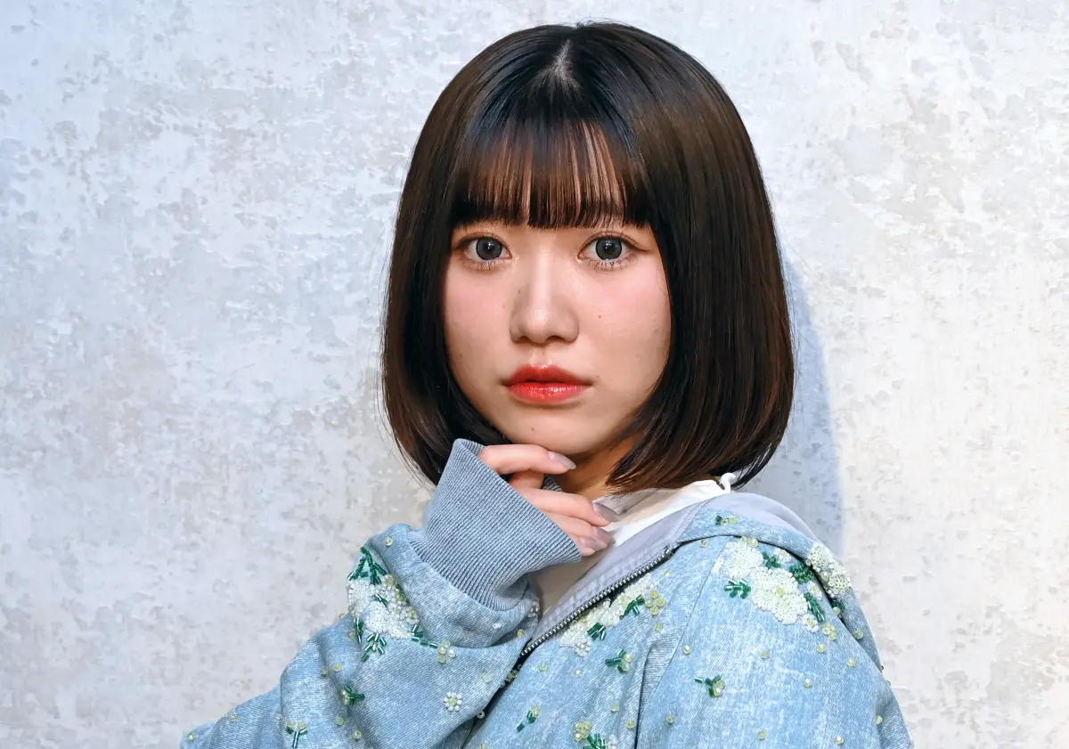 ▲Yuika是日本知名的「覆面系歌手」，今年1月才正式公開長相，模樣十分可愛。（圖／環球唱片）