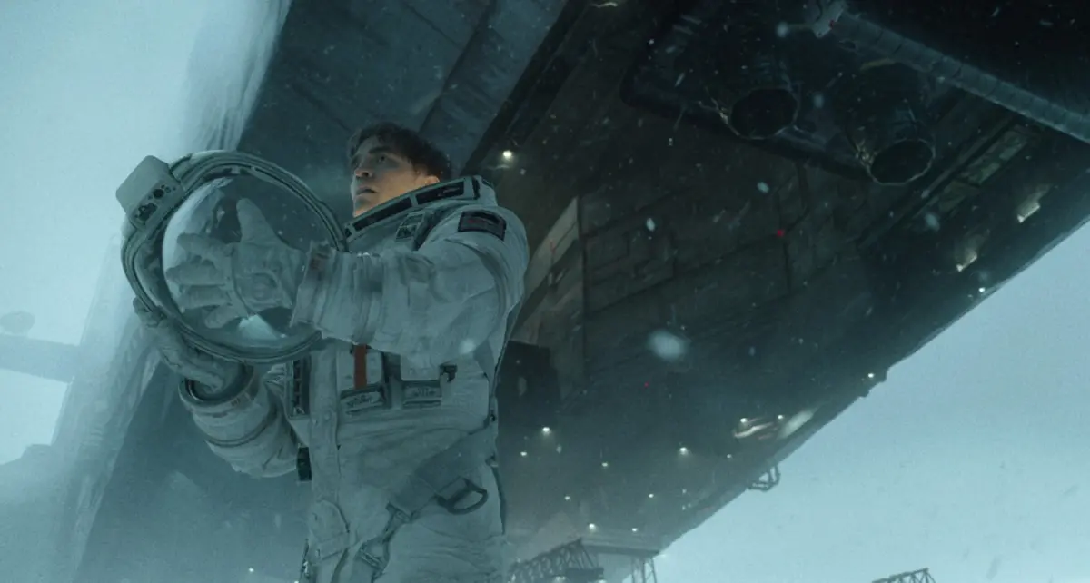 ▲奉俊昊執導、羅伯派汀森主演的《米奇17號》在臺上映4天累積2000萬票房。（圖／華納兄弟提供）