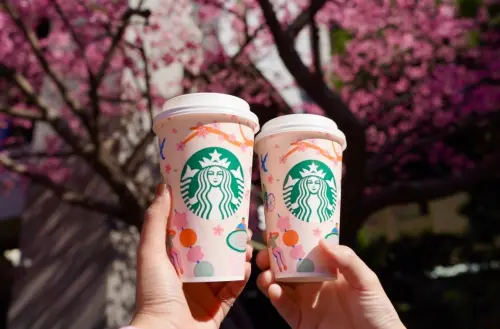 星巴克今半價多一杯!買一送一白色情人節優惠 摩斯咖啡49元 ▲星巴克今「半價多一杯」!明起「買一送一」喝到白色情人節。(圖/星巴克提供)