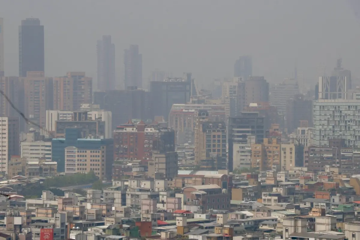▲空氣品質惡化時，人體最先受害部位為鼻腔，中醫師建議多按摩3穴位舒緩過敏、減輕不適。（示意圖／NOWnews攝影中心）