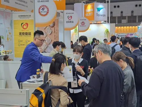 縣府將持續透過國際展會、異業合作與行銷計畫,提升屏東產品在全球市場的競爭力 ▲縣府將持續透過國際展會、異業合作與行銷計畫,提升屏東產品在全球市場的競爭力。(圖/屏東縣府提供)