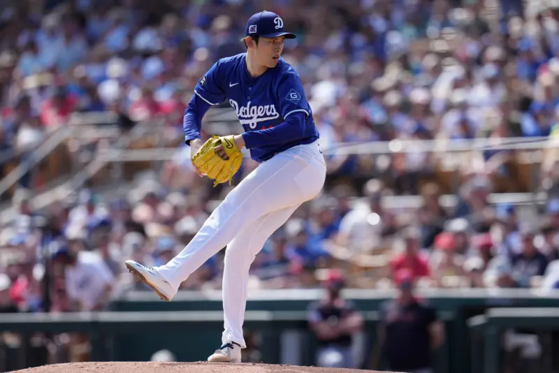 ▲佐佐木朗希在今（12）日洛杉磯道奇對上克里夫蘭守護者的熱身賽中，登板先發繳出4局無失分好投，賽後道奇總教練Dave Roberts宣布，東京海外開幕戰第2戰先發將由佐佐木朗希掛帥主投。（圖／美聯社／達志影像）