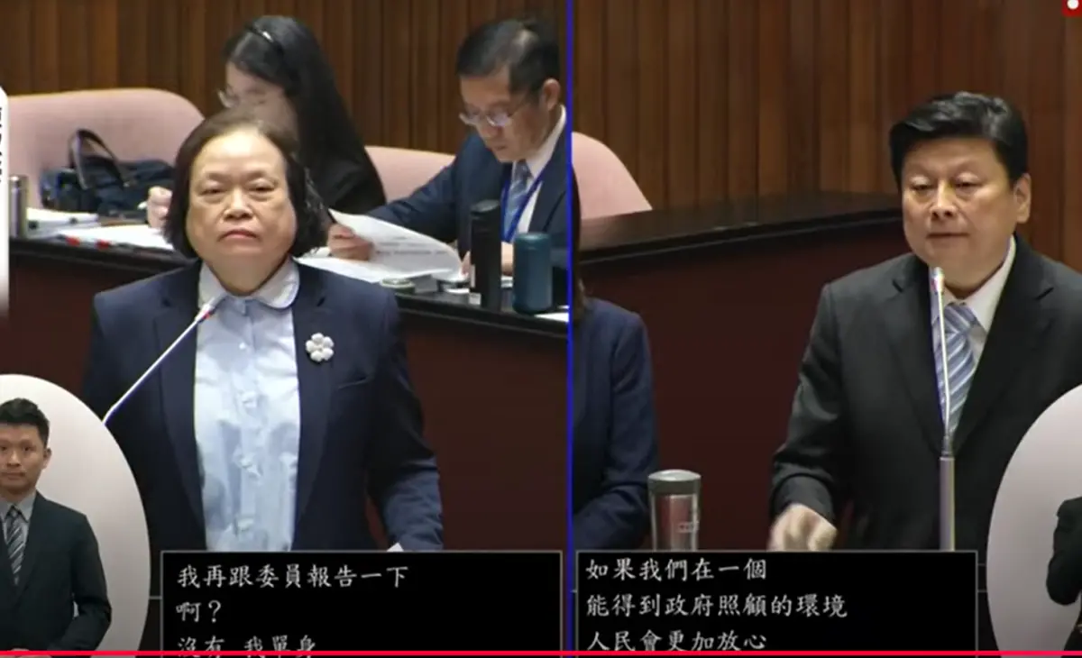 ▲國民黨立院黨團總召傅崐萁（右）冷不防問，當祖母了嗎？主計長陳淑姿（左）說，「我單身。」（圖／翻攝立院ivod系統）