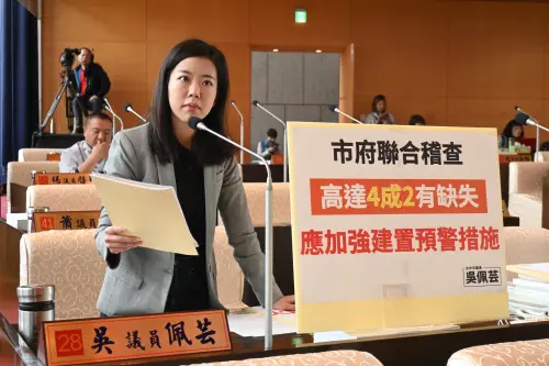 ▲台中市議員吳佩芸表示，依規定火調報告應在事發後15天提出。（圖／台中市議員吳佩芸提供，2025.03.12）