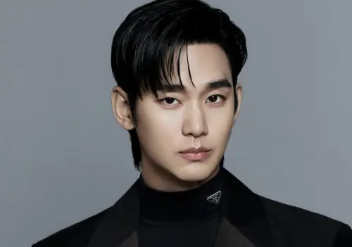 ▲金秀賢(如圖)去年底才接下PRADA代言,如今翻車,讓不少網友回顧過去PRADA的代言人都接連出事,被虧根本是「頂流避雷針」。(圖/翻攝自PRADA IG) ▲金秀賢(如圖)去年底才接下PRADA代言,如今翻車,讓不少網友回顧過去PRADA的代言人都接連出事,被虧根本是「頂流避雷針」。(圖/翻攝自PRADA IG)
