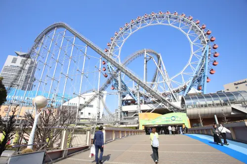 大巨蛋新方向!盧秀燕日本取經後重要心得:喝牛奶不必自己養牛 ▲民營的東京巨蛋城有多項遊樂園設施。(圖/台中市政府提供,2025.03.12)