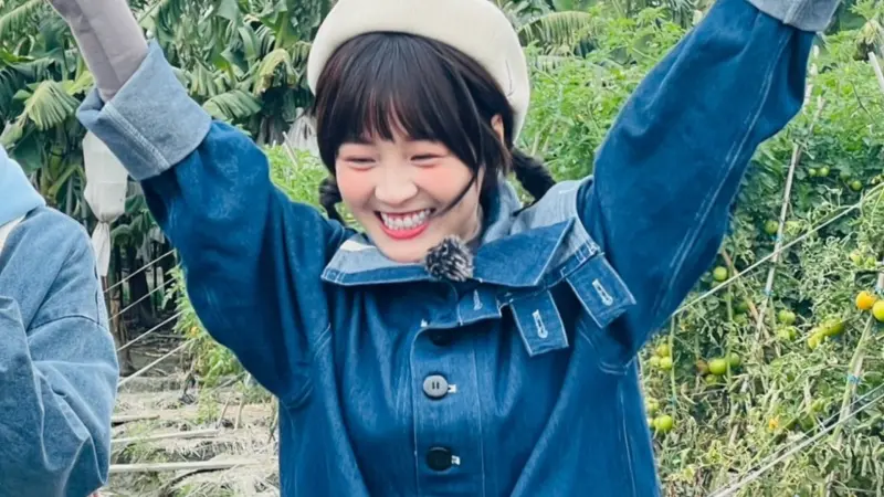 ▲籃籃（如圖）歌聲太難聽，當場翻車，讓楊繡惠直言：「好難聽！」阿翔更是直接朝她身上丟番茄。（圖／民視提供）