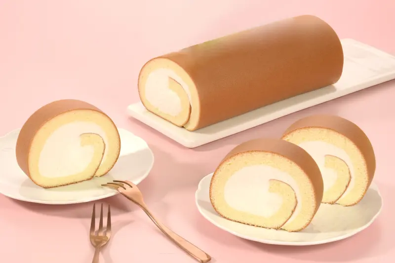 ▲歡慶高雄旗艦店改裝開幕，3月14日白色情人節開搶「亞尼克100元生乳捲」優惠連3天！欣葉Buffet品牌NAGOMI和食饗宴則聯名一〇八抹茶茶廊，開吃「春日抹茶の甘味賞」和洋菓子、飲品吃到飽。（圖／亞尼克提供）