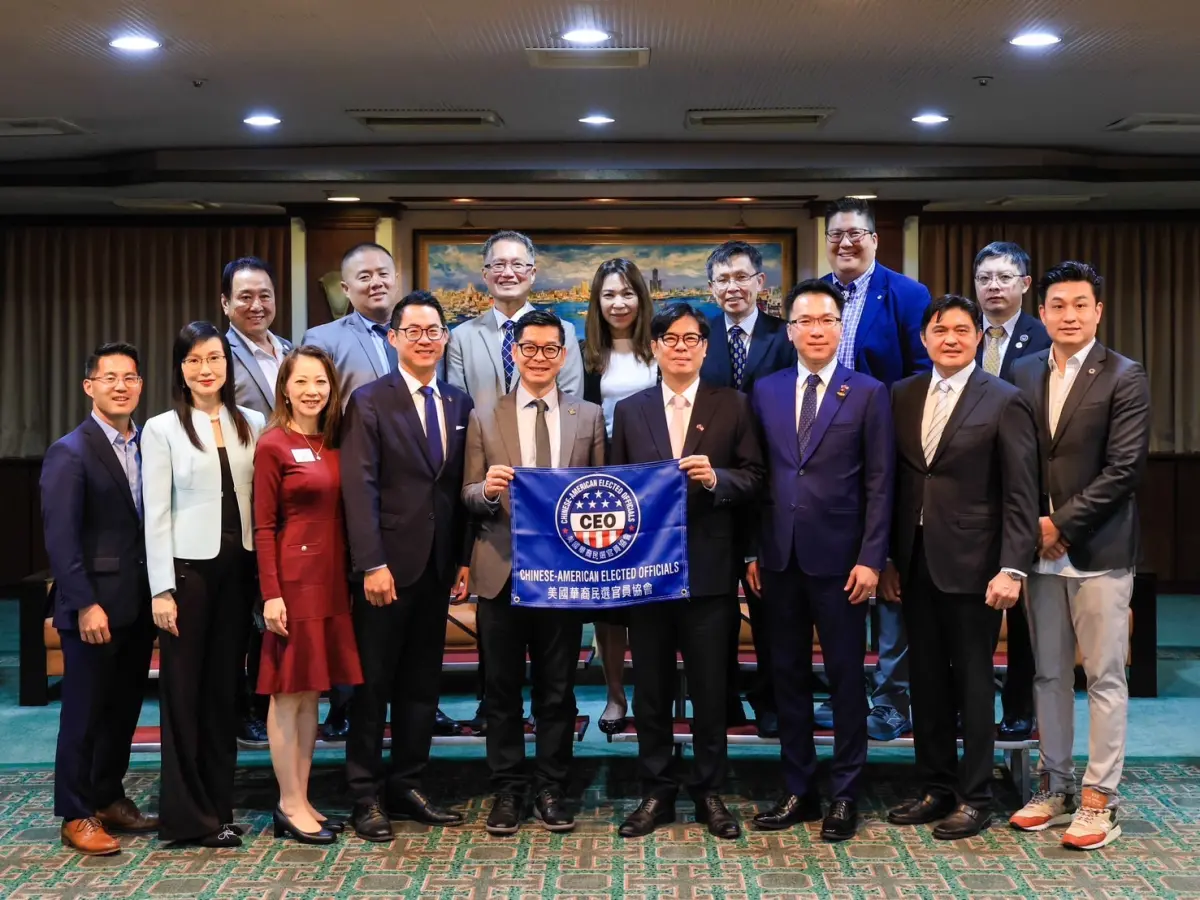 ▲美國加州華裔民選官員協會會長劉珝林一行，於12日在高市議會國民外交促進會會長、市議員林智鴻的陪同下拜會市長陳其邁。（圖／市議員林智鴻辦公室提供）
