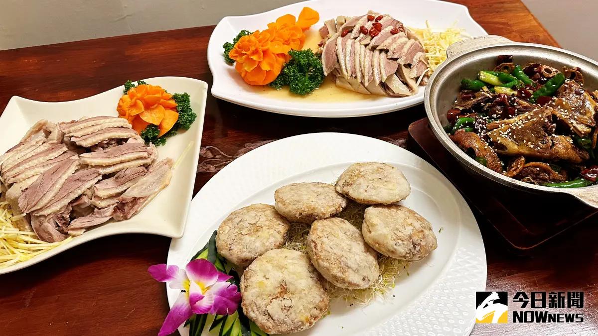 ▲復興鵝肉主打的「一鵝四吃」，有鹹水鵝、醉鵝、乾鍋鵝頭、芋泥香酥鵝。（圖／記者陳美嘉攝）