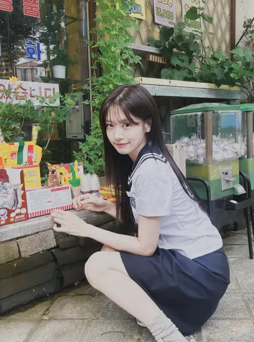 庭沼珉看起來一點也不像36歲!穿制服扮學生超可愛。(圖/庭沼珉IG) ▲庭沼珉看起來一點也不像36歲!穿制服扮學生超可愛。(圖/庭沼珉IG)