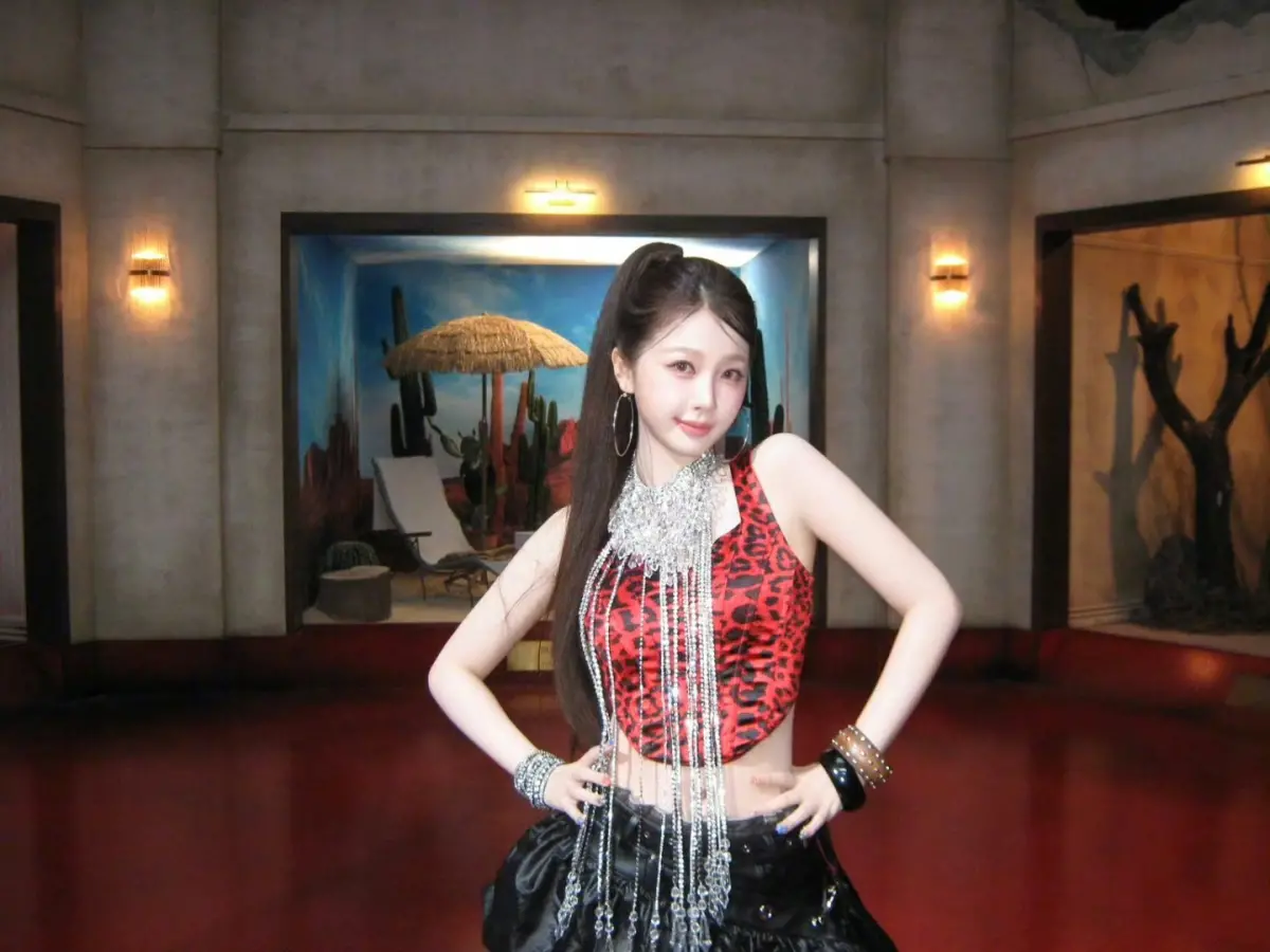 ▲虞書欣（如圖）被網友笑稱，第一位因金秀賢事件受害的中國女星。此外，有人還發現她過去為了金秀賢到韓國旅遊，不過偶像如今塌房，虞書欣也迅速切割，立刻退追金秀賢IG。（圖／虞書欣 IG）