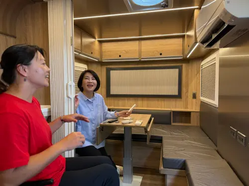 ▲配置無障礙盥洗室、床舖及空調設備，讓身障朋友能無障礙地享受大自然。（圖／屏東縣府提供）