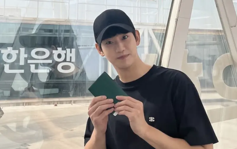 ▲金秀賢過去在採訪時透露，最愛講述「父女不倫戀」的電影《原罪犯》，還透露早已看過17次，電影中的台詞幾乎都會背。（圖／金秀賢 IG）